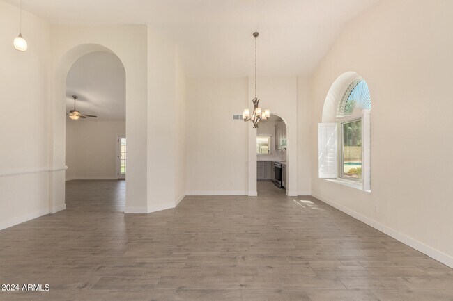 Foto del edificio - 10795 N 109th St