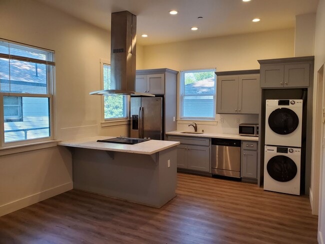 Photo - 2031 3rd St Apartment