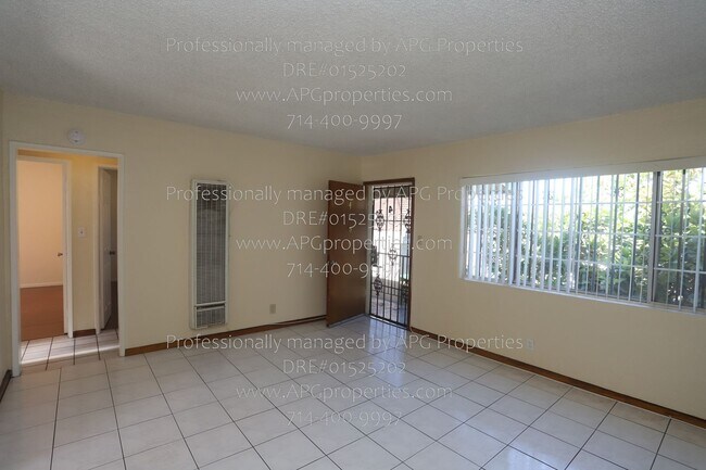 Foto del edificio - 830 E Anaheim St