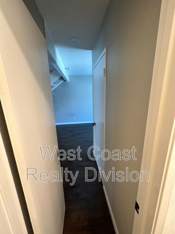 Foto del edificio - 11104 Grant Way