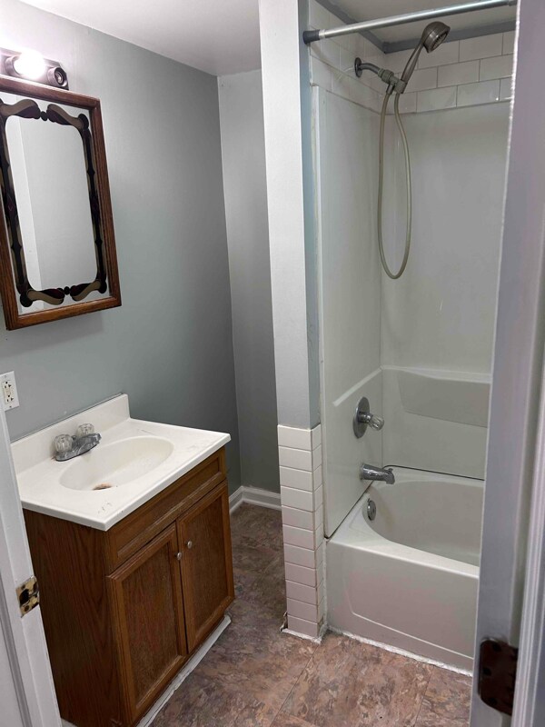 Building Photo - 351 Sunset Dr