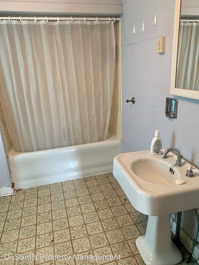Foto del edificio - 3 br, 1.5 bath House - 519 Ridge Road