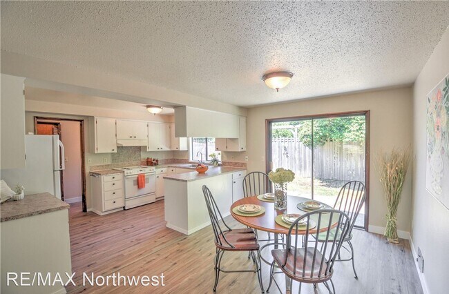 Building Photo - 2 br, 2 bath House - 1622 Madison Ave NW