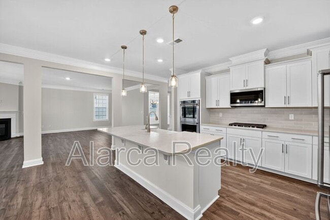 Foto del edificio - 7172 Sylvan Retreat Dr