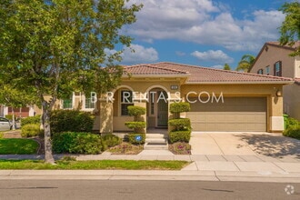 Building Photo - 834 N MUSEO Dr
