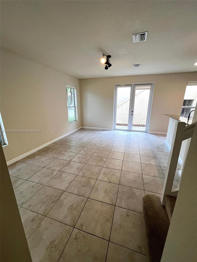 Building Photo - 9401 SW 172nd Ave
