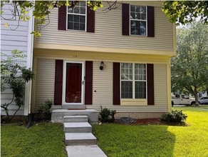 Building Photo - 13 Dinsdale Ct
