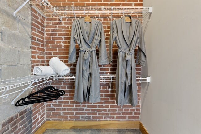 Walk in Closet - Grace Lofts