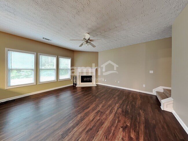 Foto del edificio - 2175 Village Green Dr