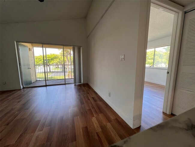 Foto del edificio - 5612 Rock Island Rd