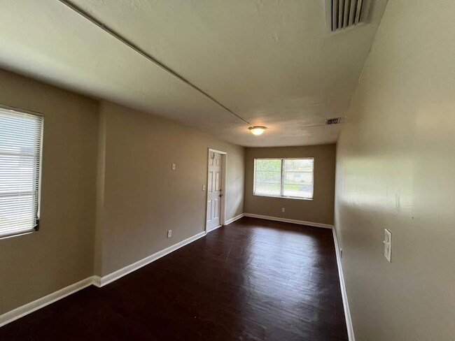Foto del edificio - 3701 SW 58th Terrace