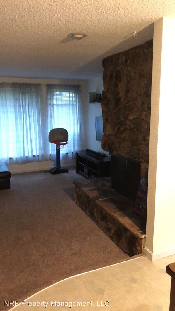 Foto del edificio - 2 br, 2 bath House - 4211 201st St Ct E