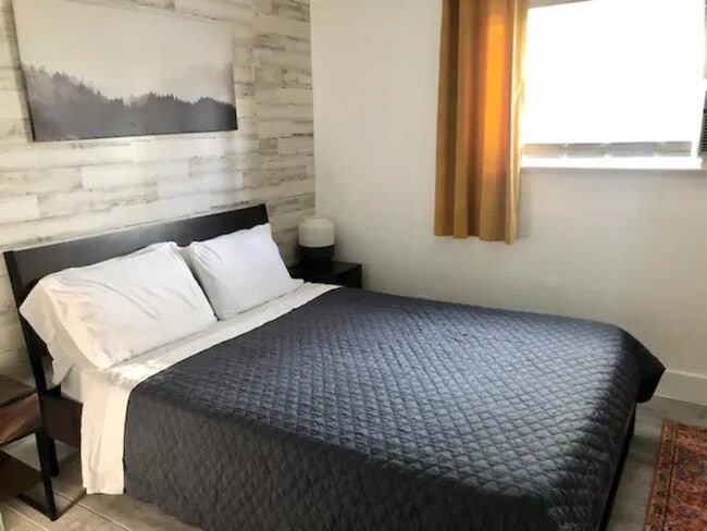 Foto del edificio - 5909 Bolm Rd