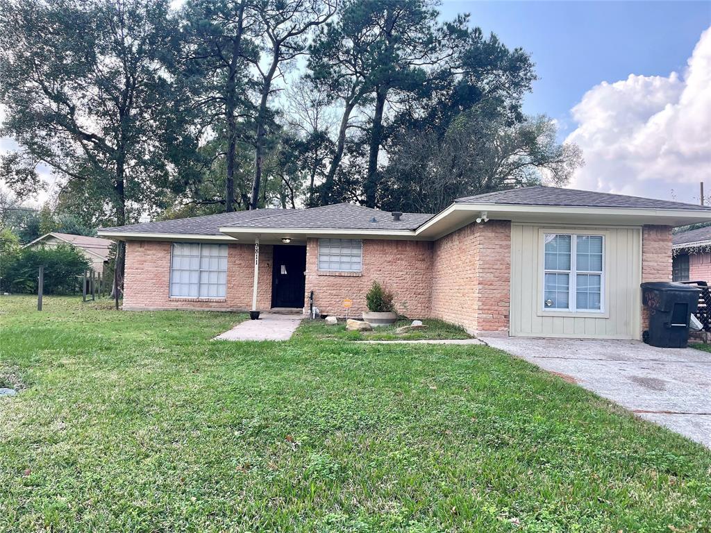 Primary Photo - 9811 Shadydale Ln
