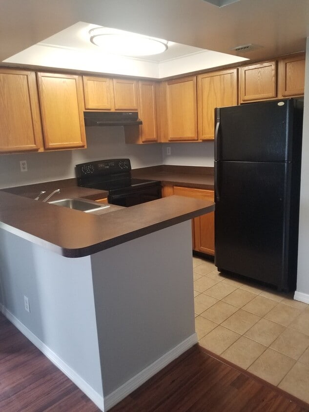 Foto principal - ONE BEDROOM ONE BATHROOM! WATERFRONT COMMU...