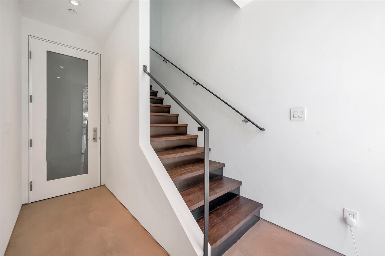 1947 Oakdale Ave Unit 2, San Francisco, CA 94124 Condo for Rent in