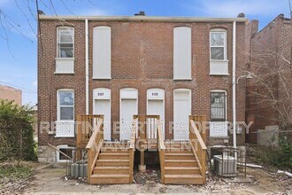 Building Photo - 3127 Clay Ave