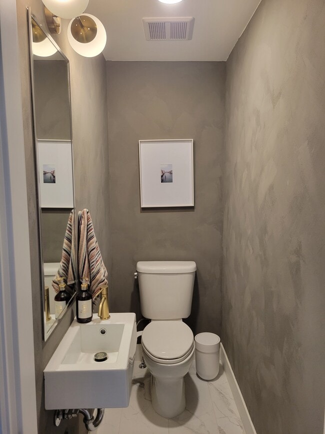 Building Photo - 2267 Mckenzie Rd