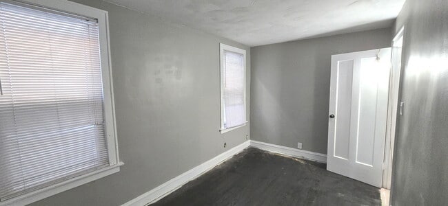 Building Photo - 7131 S Wood St