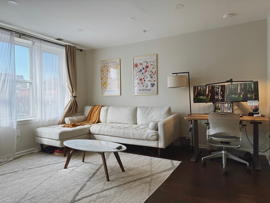 Foto principal - 1109 O St NW