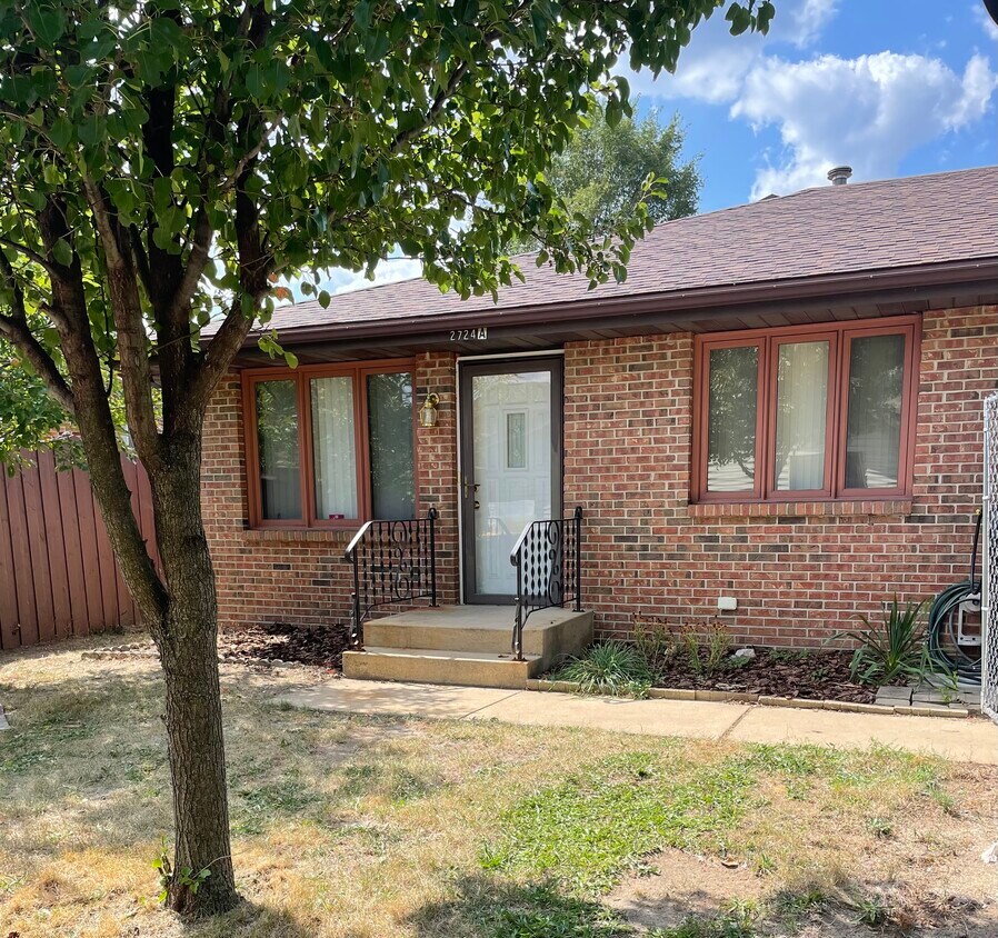 2724 Rudeen Close Unit A, Rockford, IL 61108 Condo for Rent in
