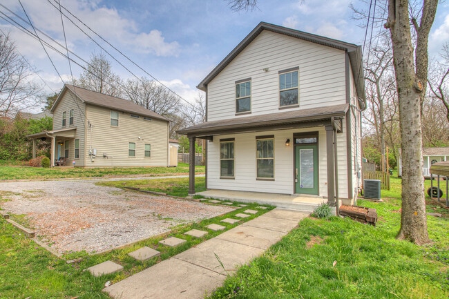 Building Photo - 1615A Chase St
