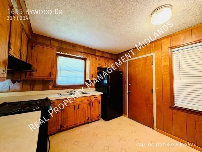 Foto del edificio - 1665 Bywood Dr