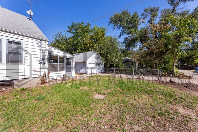 Building Photo - 440 S Osage St