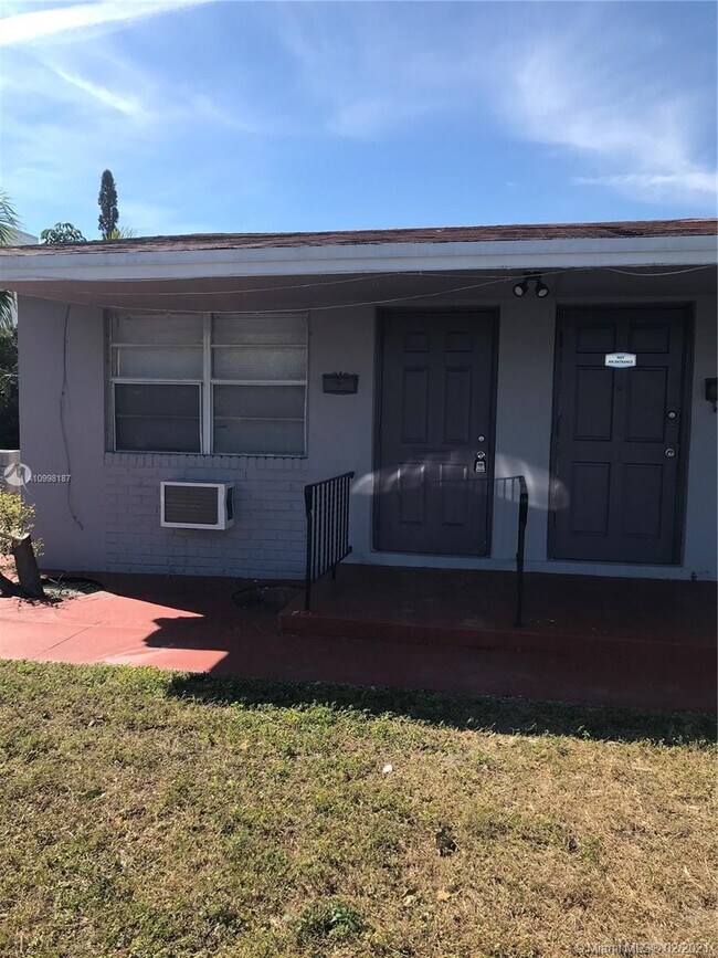 Building Photo - 2649 Van Buren St