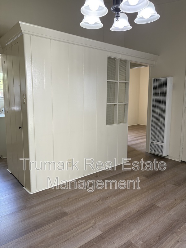 Foto principal - 1037 E Glenoaks Blvd