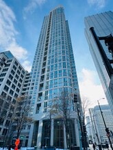 Building Photo - 345 N La Salle Dr