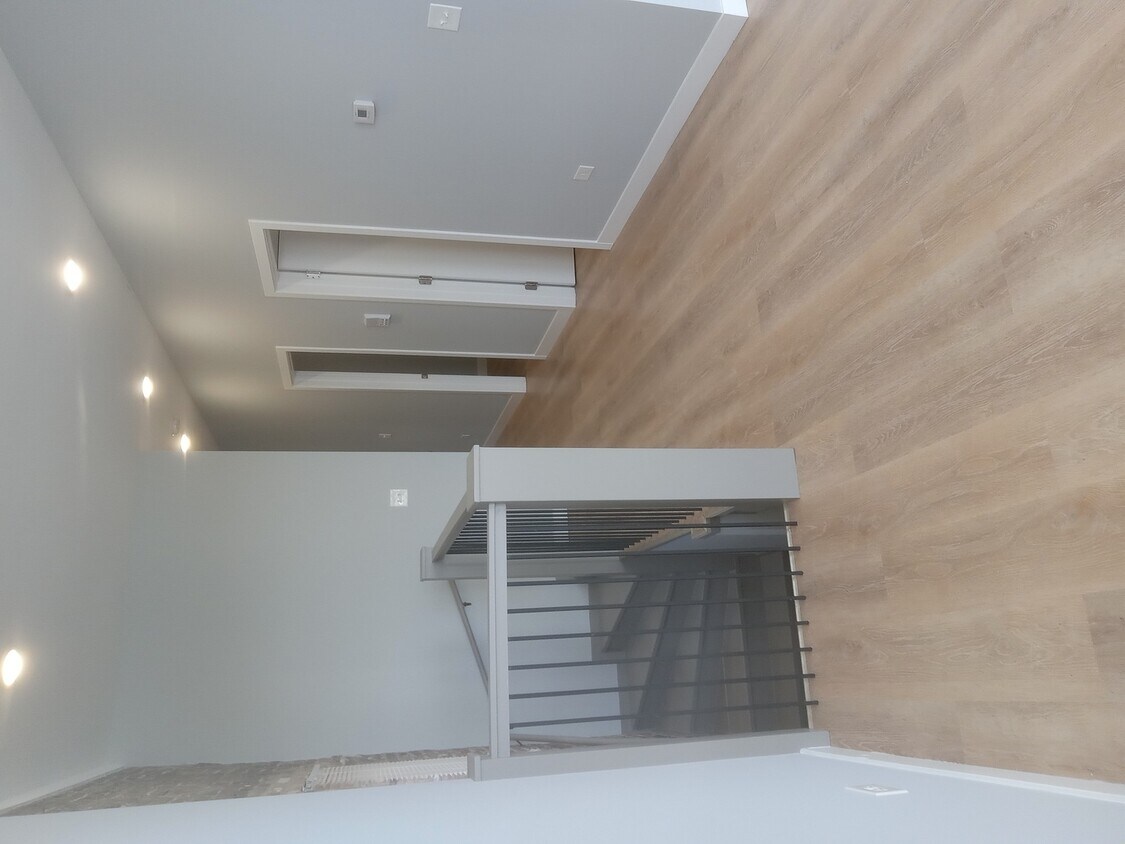 Building Photo - 3550 W 13th Pl