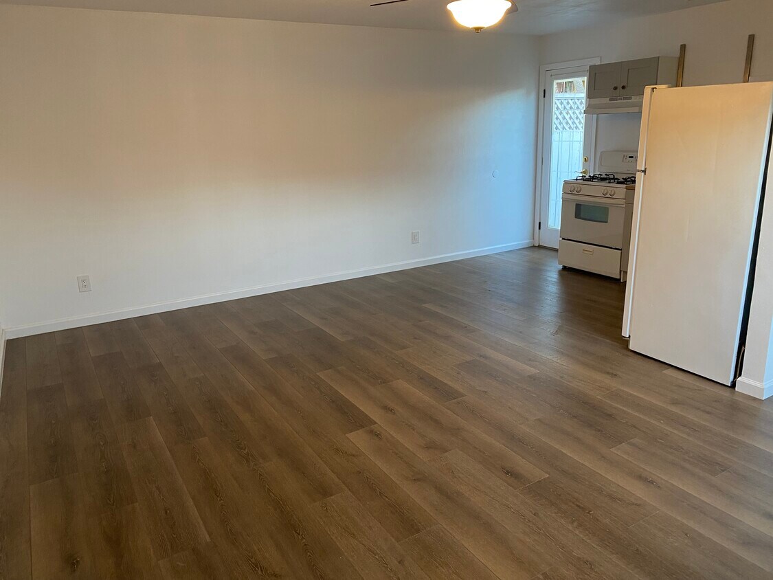 Foto principal - 563 McKenzie Ave