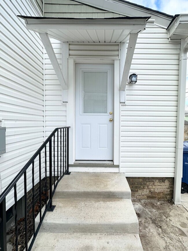 Foto del edificio - 66 W California Ave