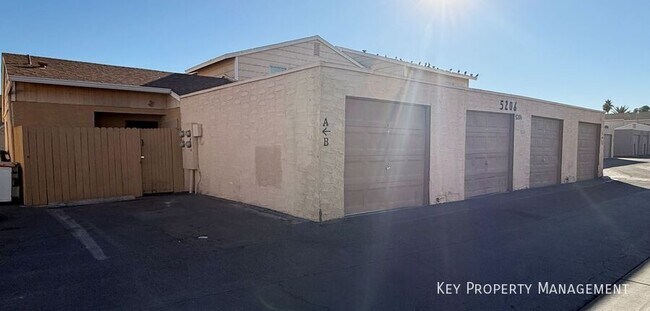 Building Photo - 5206 Golden Ln