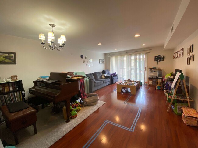 Foto del edificio - 4113 N Keeler Ave