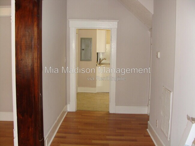 Foto del edificio - 513 W 35th St