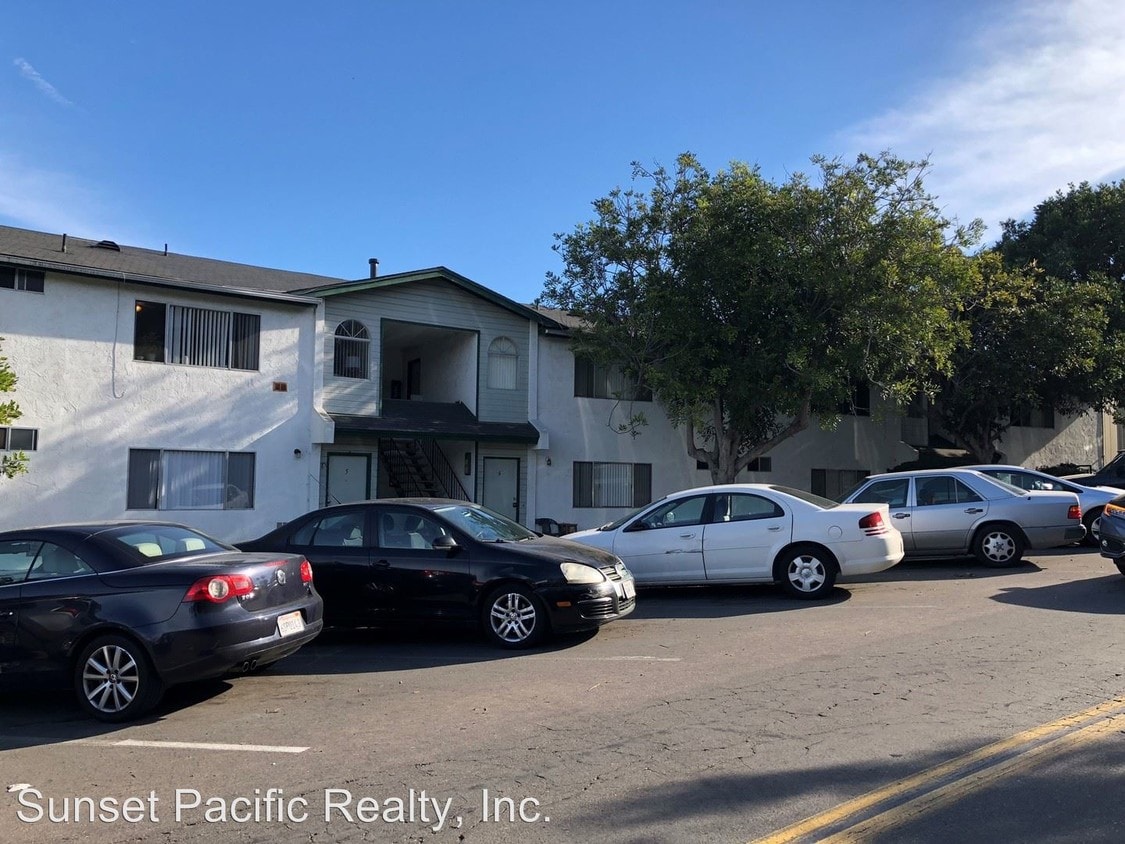 Primary Photo - 4241-4241 Voltaire St