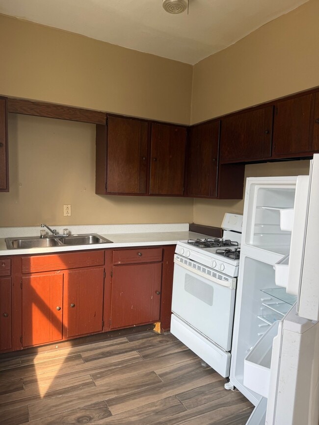 Photo - 1229 Brownsville Rd (Pittsburgh, PA) Apartment