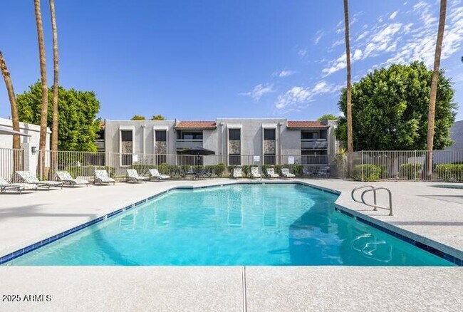 Foto del edificio - 6505 E Osborn Rd