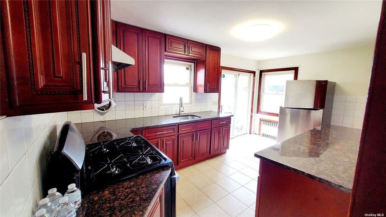 21 Spencer St, Farmingdale, NY 11735 House Rental in Farmingdale, NY