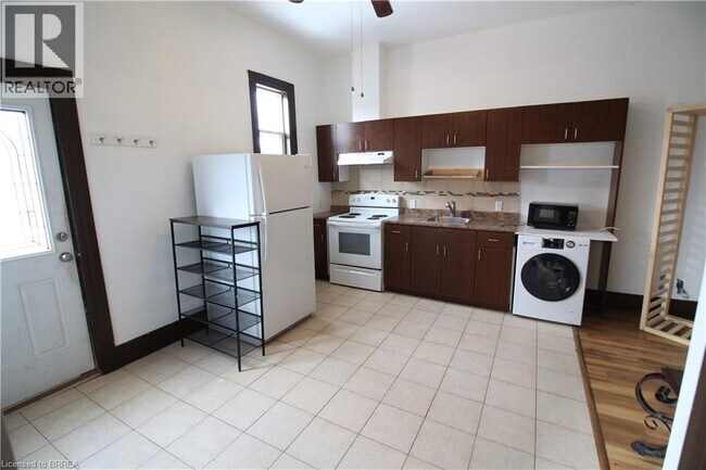 Photo du bâtiment - 62 Dundas St