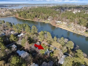 Building Photo - 1500 W Pine Lake Cir