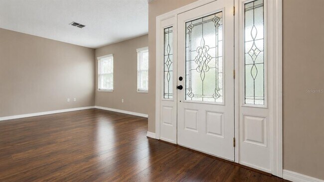 Foto del edificio - 2469 Lackland Ave