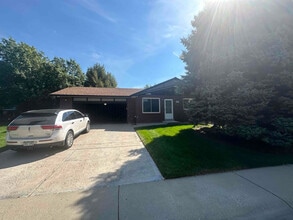 Building Photo - 5384 S Prescott St