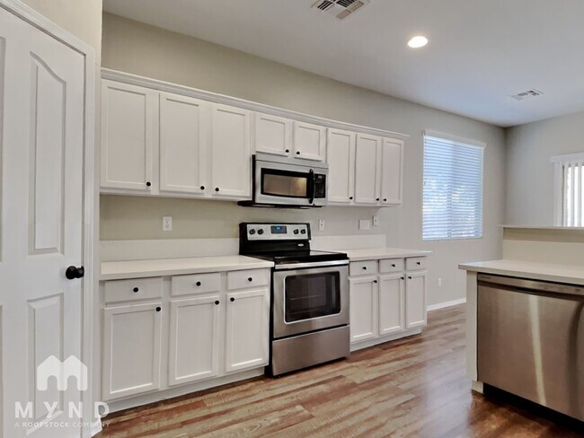 Foto del edificio - 12937 W Highland Ave