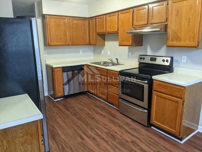 Building Photo - 608 Kendall Dr
