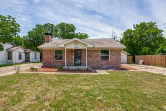 Building Photo - 1926 Chiesa Rd
