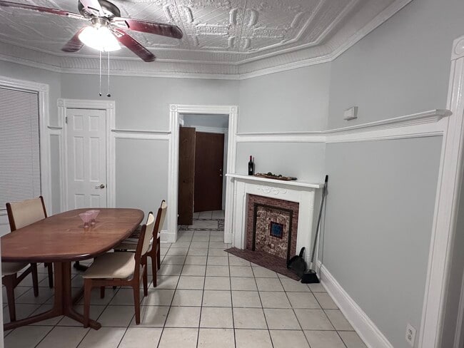 family room/dining room - 9 Grenada Pl