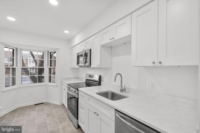 Foto del edificio - 119 E Main St